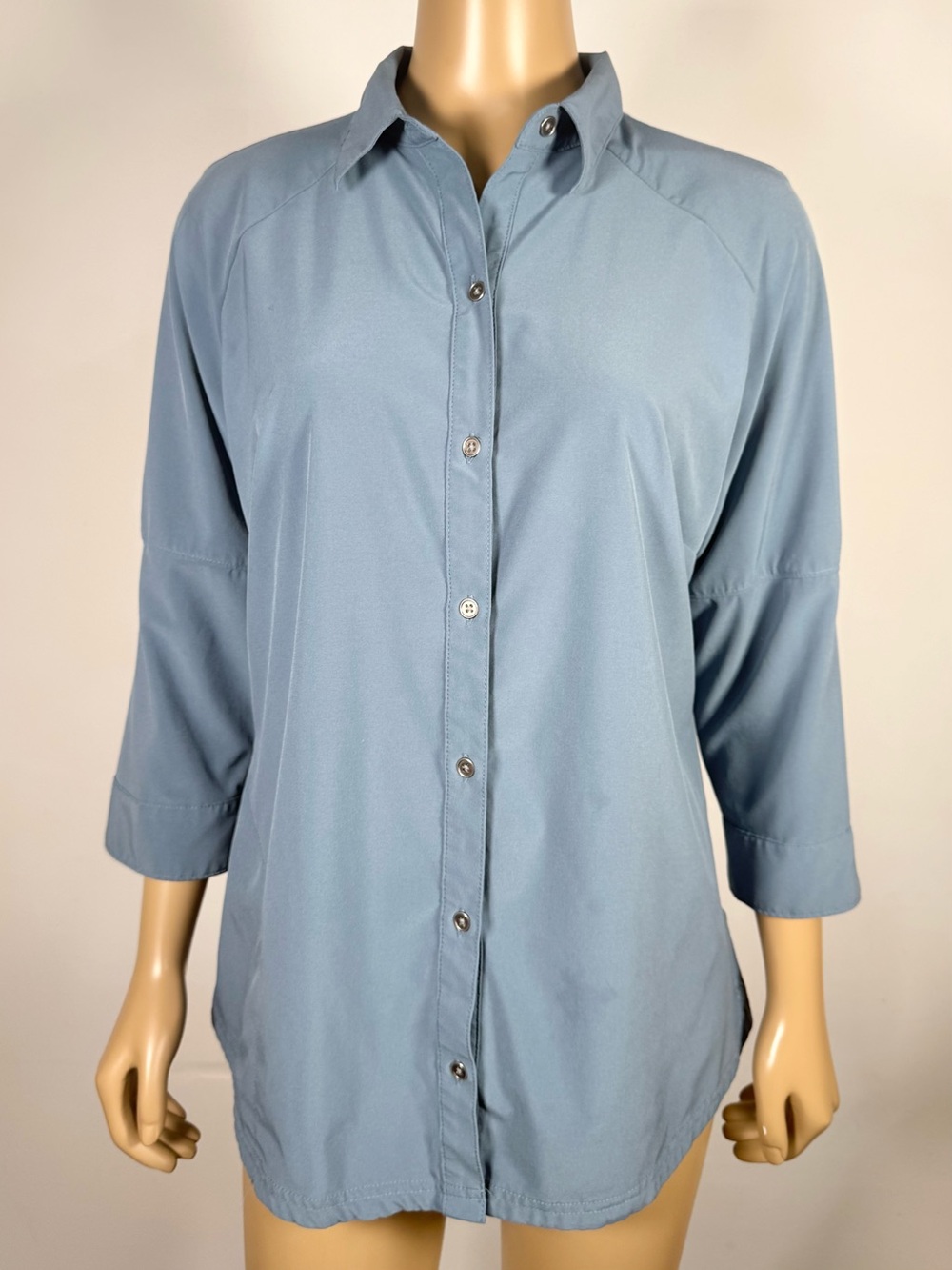 Columbia Women’s Size Large Omni-Wick Advanced Evaporation Button Down Shirt
